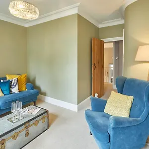 https://henderson-house-whitby.yorkshirehotels.net